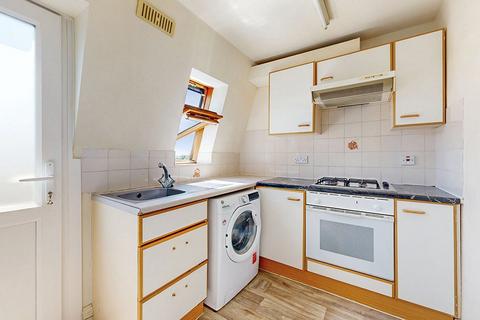 3 bedroom apartment for sale, Stonegrove, Edgware, HA8