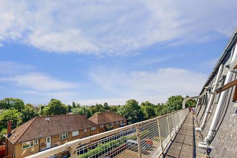 3 bedroom apartment for sale, Stonegrove, Edgware, HA8