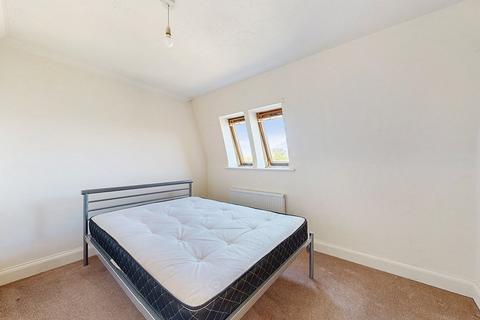 3 bedroom apartment for sale, Stonegrove, Edgware, HA8