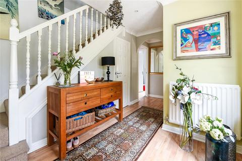 6 Sarum Close, Winchester, SO22 5LY