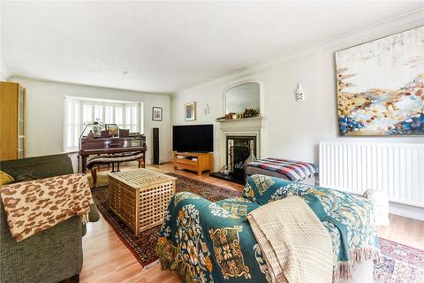 6 Sarum Close, Winchester, SO22 5LY