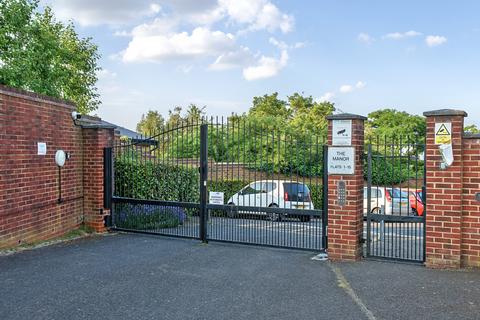 2 bedroom apartment for sale, Manor Way, London