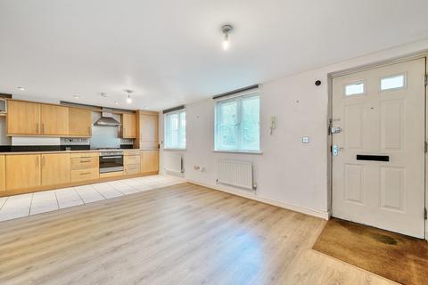 2 bedroom apartment for sale, Manor Way, London