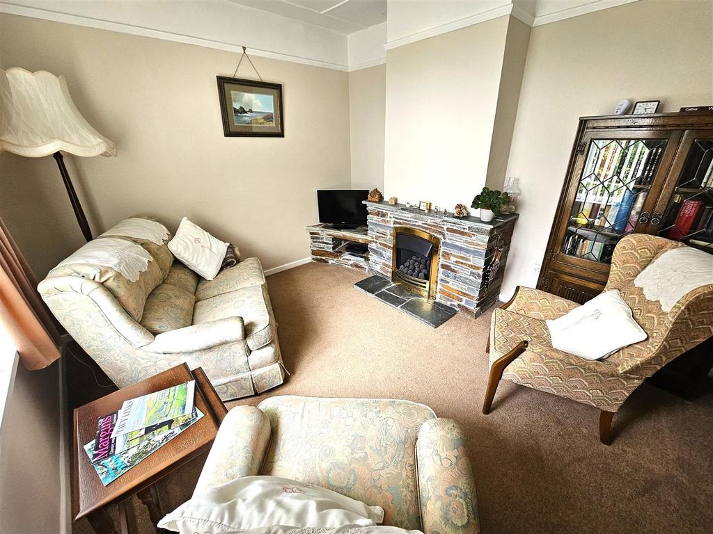 Living Room.jpg