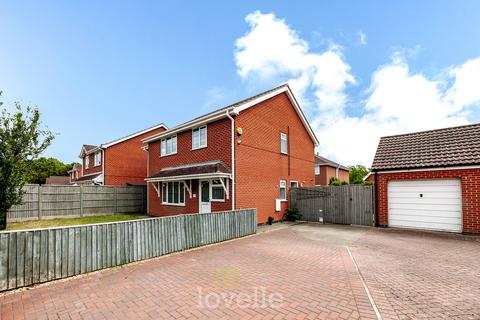 21 Barnet Drive, New Waltham, Grimsby, DN36 4GH