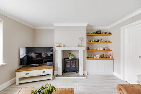 21 Barnet Drive, New Waltham, Grimsby, DN36 4GH