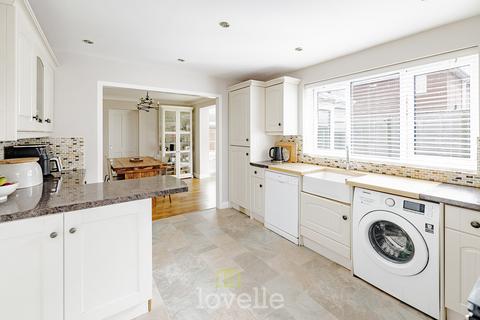 21 Barnet Drive, New Waltham, Grimsby, DN36 4GH