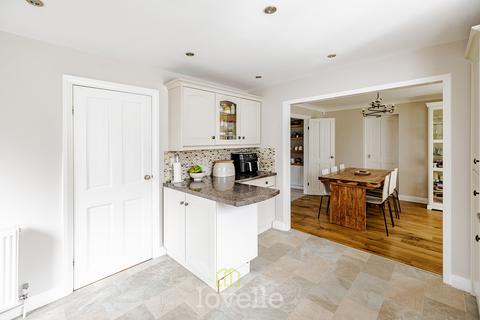 21 Barnet Drive, New Waltham, Grimsby, DN36 4GH