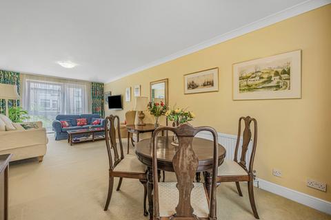 2 bedroom flat for sale, Chester Close South, London