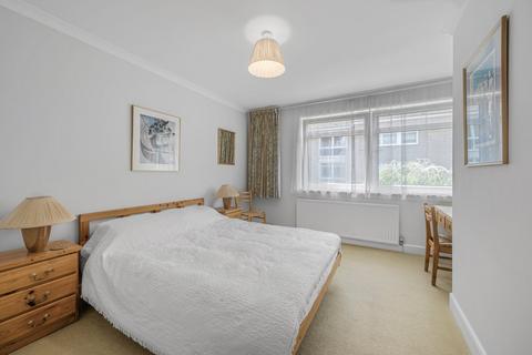 2 bedroom flat for sale, Chester Close South, London