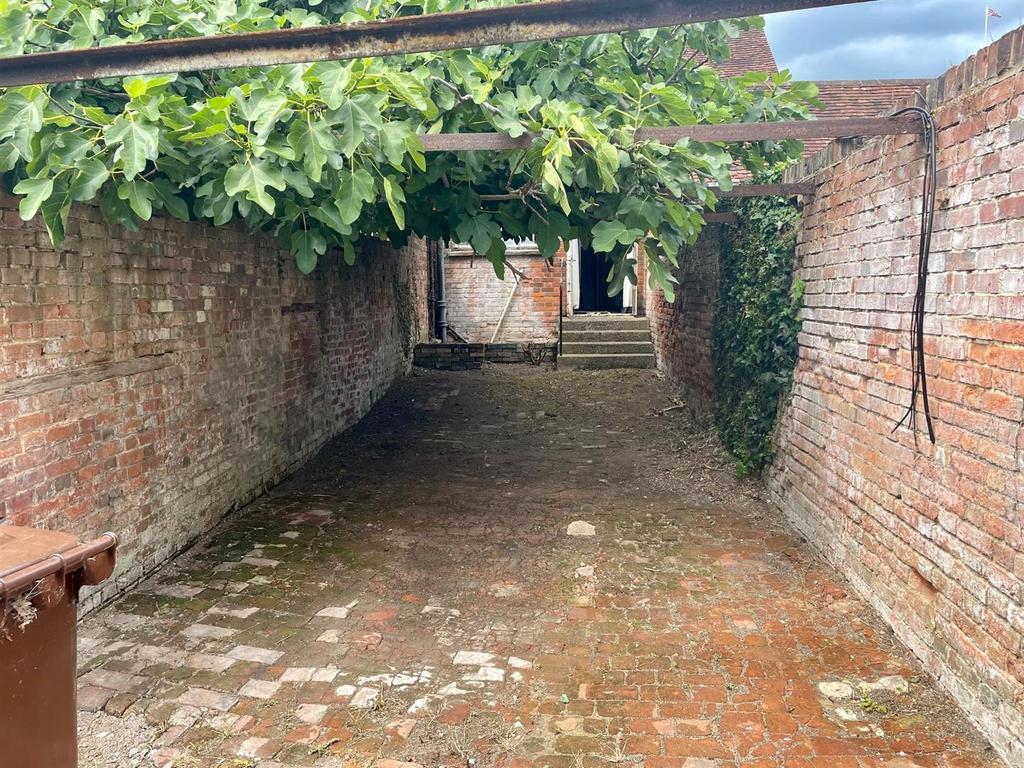 Courtyard Garden