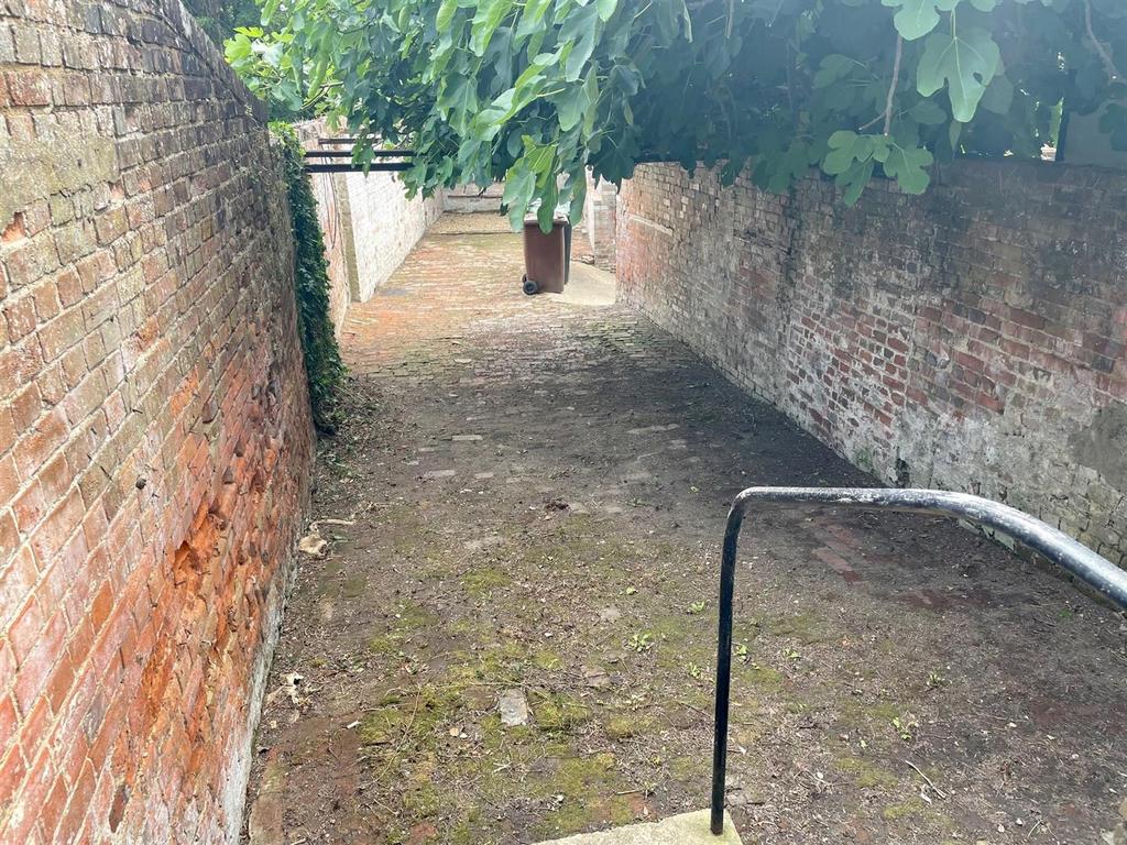 Courtyard Garden