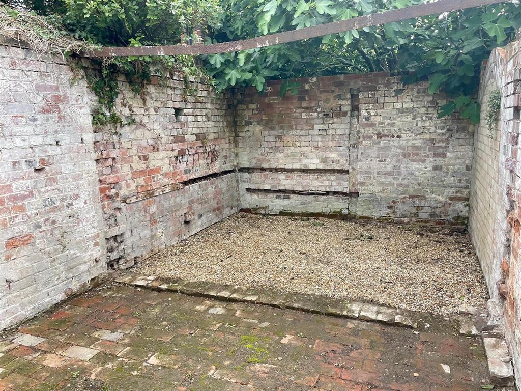 Courtyard Garden