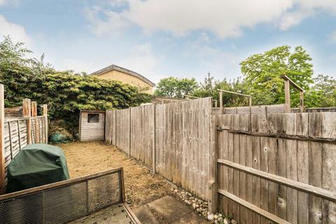 2 bedroom flat for sale, Brightwell Crescent, London SW17