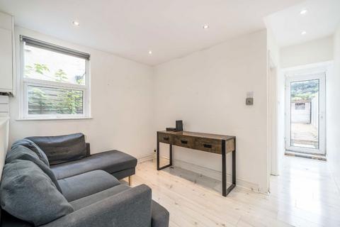 2 bedroom flat for sale, Brightwell Crescent, London SW17