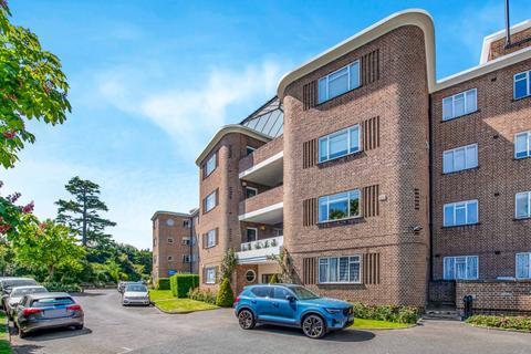 3 bedroom flat for sale, Fairacres, Roehampton Lane, London