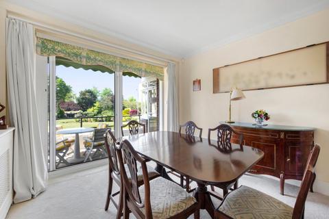 3 bedroom flat for sale, Fairacres, Roehampton Lane, London