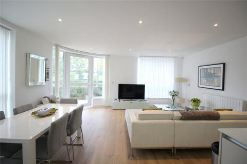 3 bedroom flat to rent, Tudway Road, London