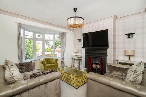 4 bedroom semi-detached house to rent, Southwood Gardens, Newcastle Upon Tyne