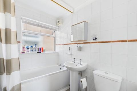 1 bedroom flat for sale, Glaston Court, Bromley BR1