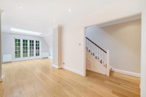 4 bedroom terraced house to rent, Charles Lane, St John's Wood, London, NW8
