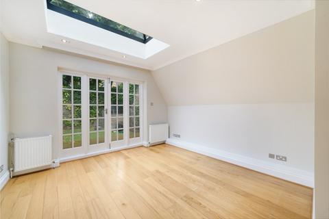 4 bedroom terraced house to rent, Charles Lane, St John's Wood, London, NW8