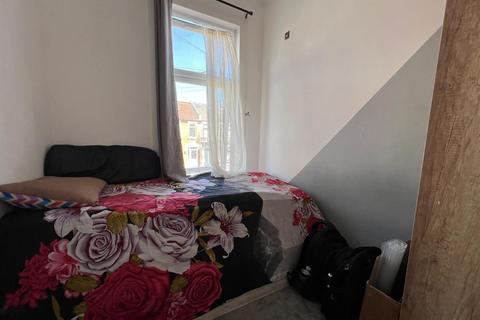 18 Cobham Road, Ilford, IG3 9JP