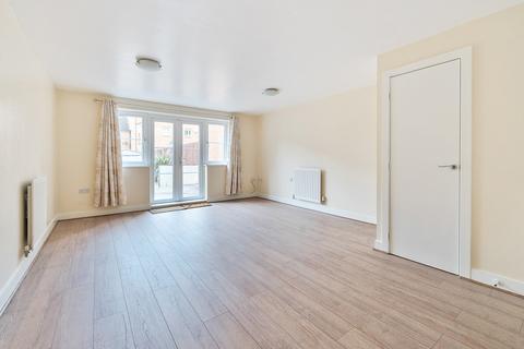 3 bedroom terraced house for sale, Kew Close, Chase Cross RM1