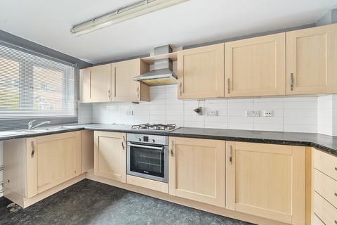 3 bedroom terraced house for sale, Kew Close, Chase Cross RM1