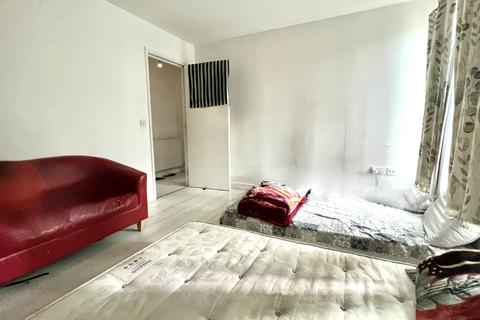 undefined, Bellview Court, Hanworth Road, Hounslow, TW3