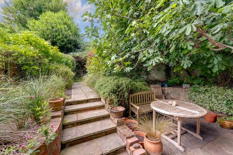 2 bedroom flat for sale, Tanza Road, Hampstead NW3