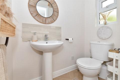 24 Barra Glade, Wickford, SS12 9GU