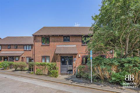 2 bedroom flat for sale, Davids Way, Hainault