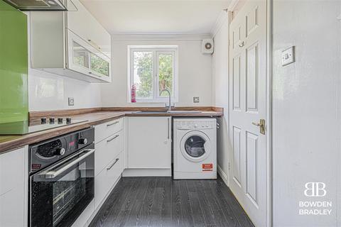 2 bedroom flat for sale, Davids Way, Hainault