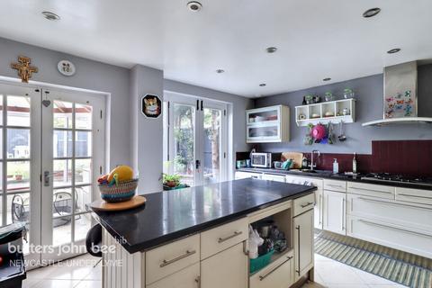 4 bedroom semi-detached house for sale, West View, Newcastle
