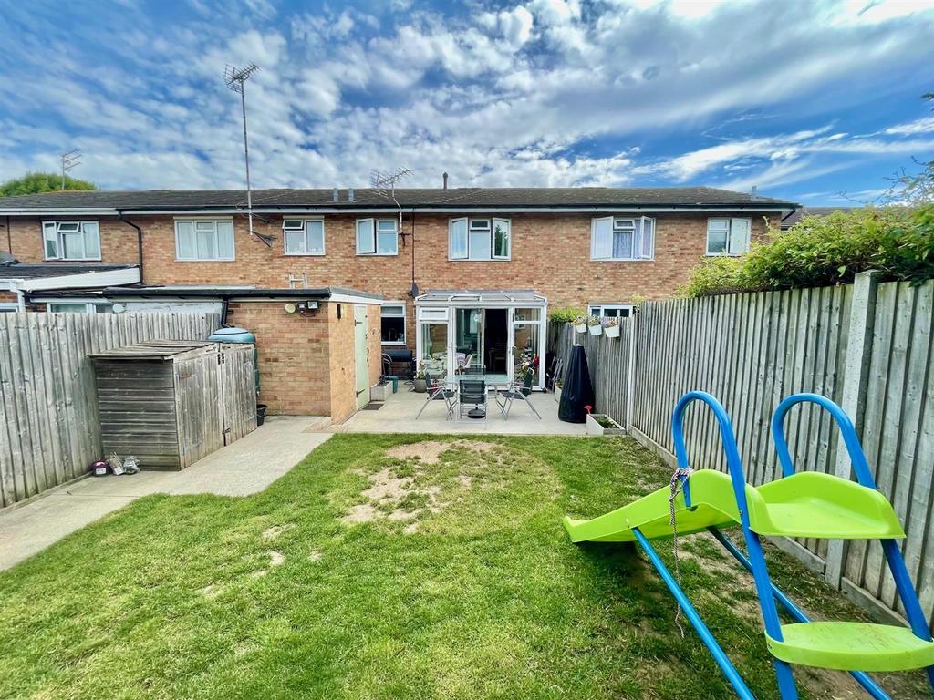 12 Greville Close Garden 2.jpg