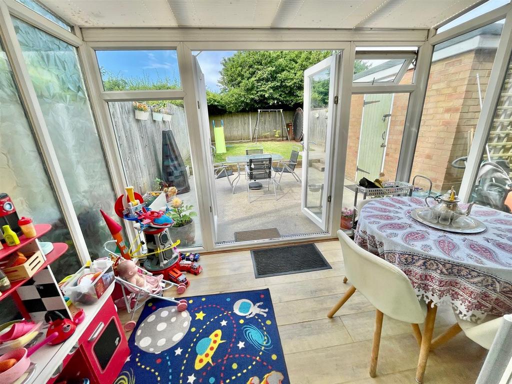 12 Greville Close Conservatory.jpg