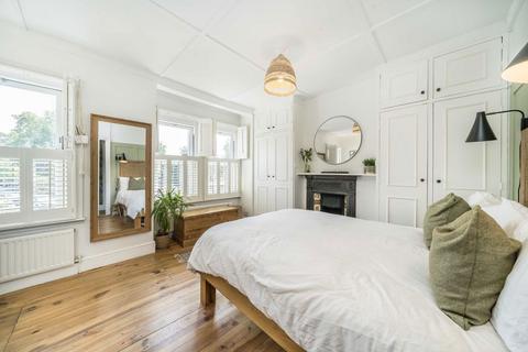 62 Wimbledon Road, London, SW17 0UJ