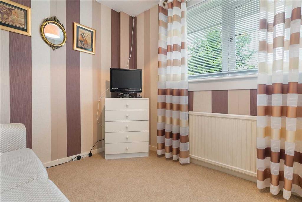 Bedroom Three (2)