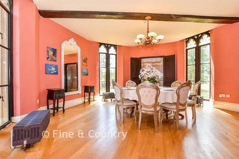4 bedroom detached house for sale, High Street, Tonbridge TN11