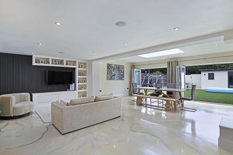 4 bedroom detached house for sale, Oak Hill Road, Stapleford Abbotts, RM4