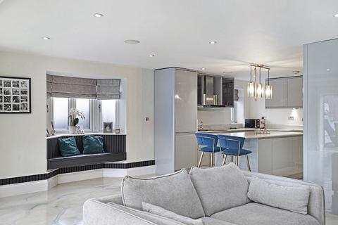 4 bedroom detached house for sale, Oak Hill Road, Stapleford Abbotts, RM4