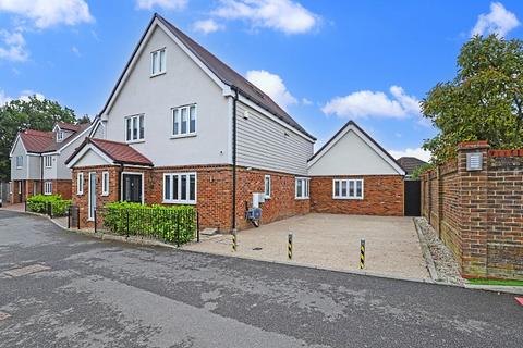 undefined, Oak Hill Road, Stapleford Abbotts, RM4