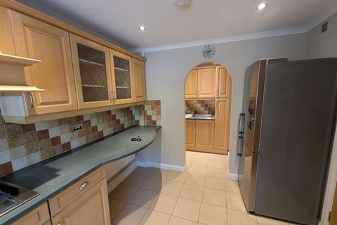 5 bedroom detached house to rent, Kingfisher Close, Northwood HA6