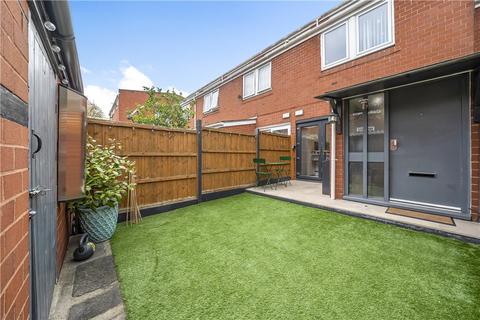 Mortlock Close, London