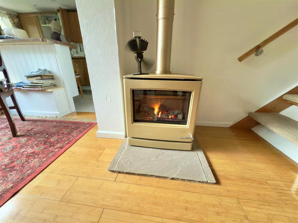 Gas Stove.jpg