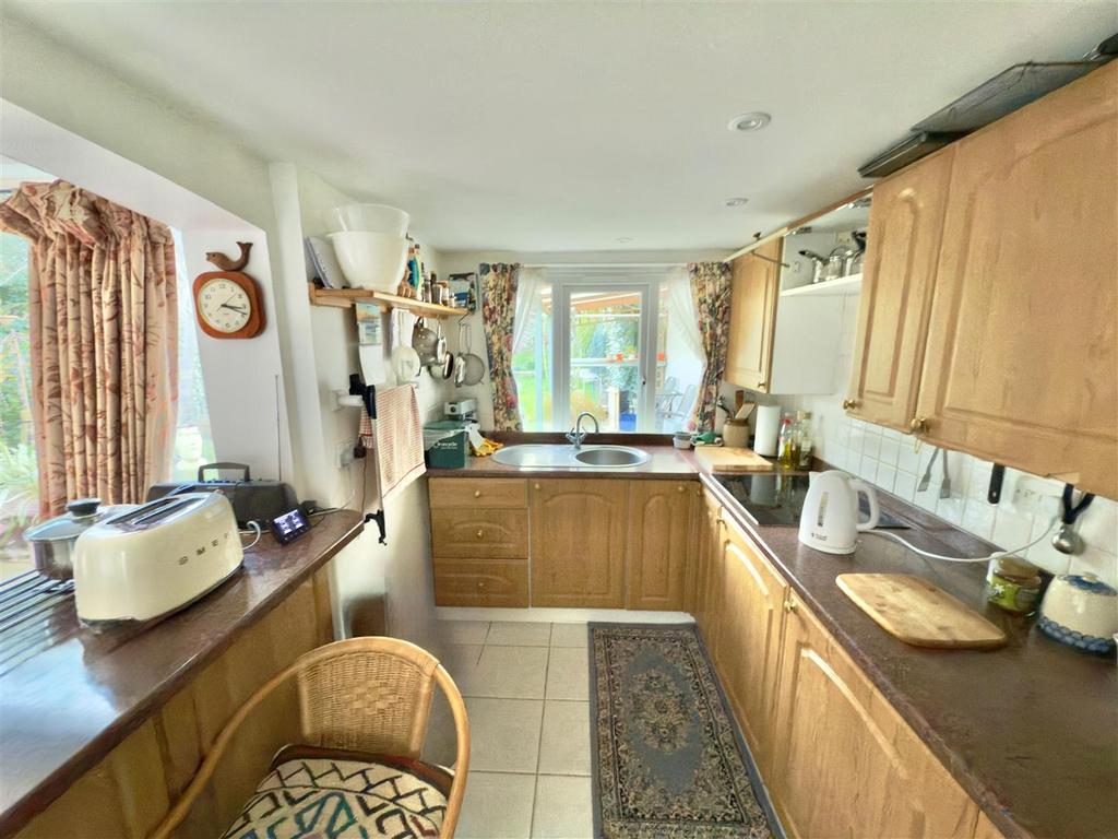 Kitchen 1.jpg