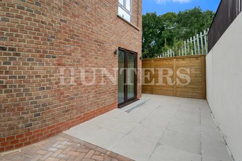 undefined, Larkshall Road, London, E4
