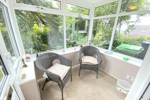 3 bedroom semi-detached house for sale, 1 Saffron Drive, Oldham, OL4 2PU