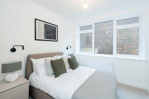 2 bedroom apartment for sale, St Andrews Court, Thame OX9